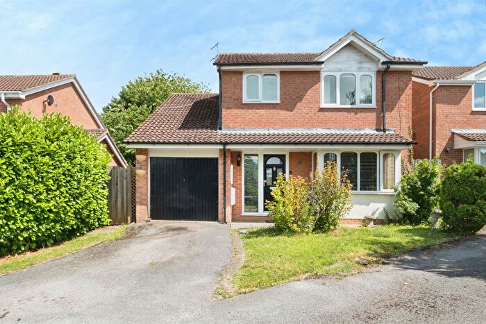 4 Bedroom Detached House For Sale In Kingfisher Road, Buckingham, MK18