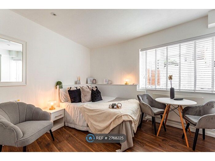 Studio To Rent In Elms Avenue, Eastbourne, BN21