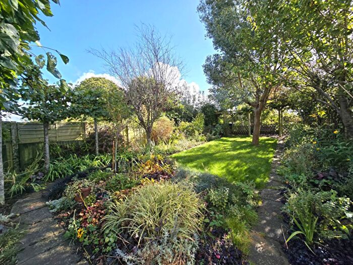 3 Bedroom Semi-Detached House For Sale In Cockering Road, Canterbury, CT1