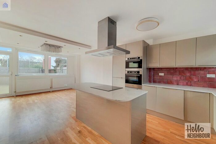 3 Bedroom Maisonette To Rent In Philipps Bridge Road, Mitcham CR4