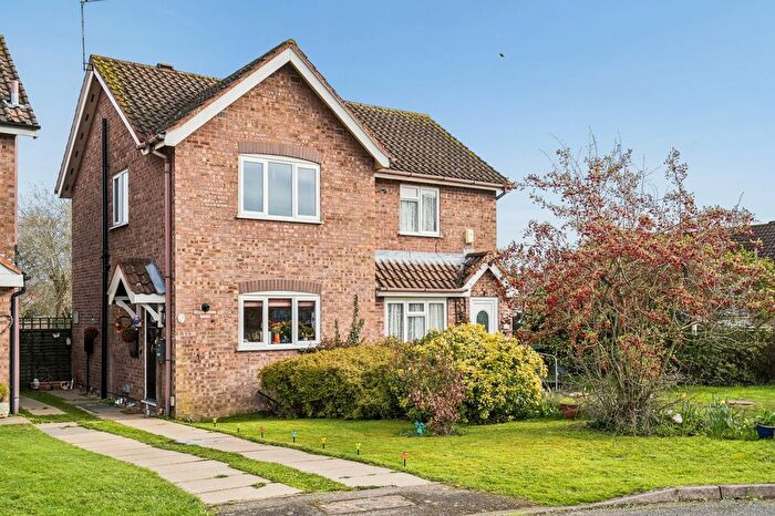 2 Bedroom Semi Detached House For Sale In Burnley Close, Watford, WD19