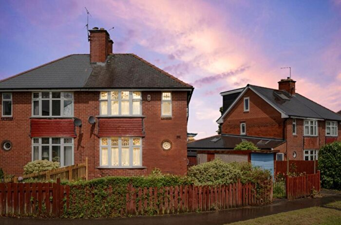3 Bedroom Semi-Detached House For Sale In Thorpe House Rise, Sheffield, South Yorkshire, S8