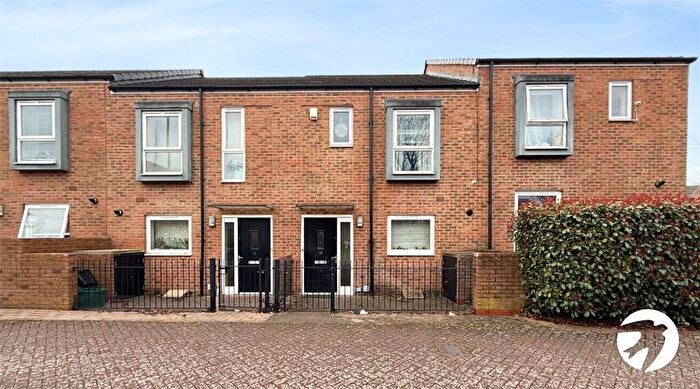 3 Bedroom Terraced House To Rent In Pinson Way, Orpington, BR5