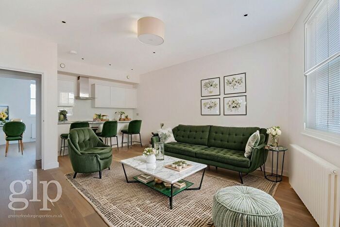 1 Bedroom Flat To Rent In Lisle Street, London, Greater London, Soho, Covent Garden, WC2H