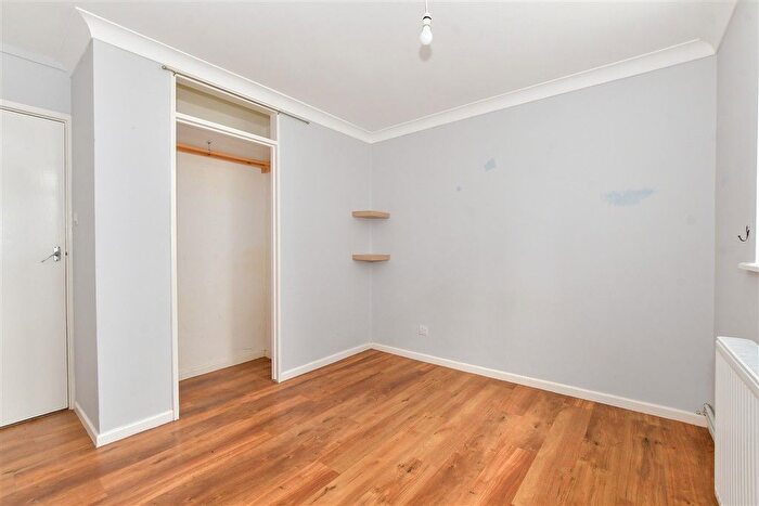 2 Bedroom Flat For Sale In Juniper Square, Havant, Hampshire, PO9