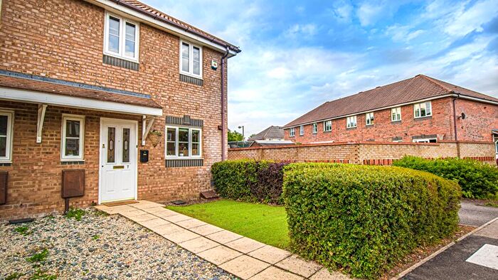 3 Bedroom End Of Terrace House To Rent In Monkston, Milton Keynes, Buckinghamshire, MK10