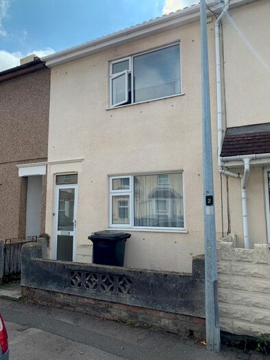 3 Bedroom Terraced House To Rent In Ipswich Street, Swindon SN2