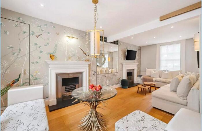 3 Bedroom Detached House To Rent In Seymour Walk, London, SW10