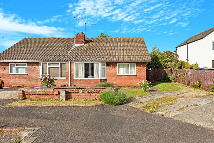 2 Bedroom Bungalow For Sale In Cedar Way, Wellingborough, NN8
