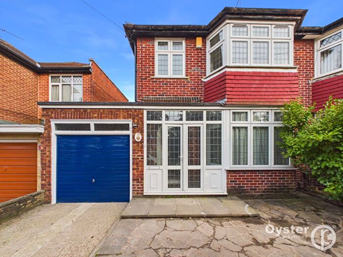 3 Bedroom Semi Detached House To Rent In Lyon Meade, Stanmore, HA7