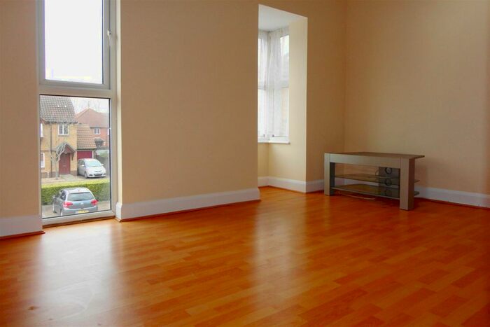 1 Bedroom Flat To Rent In Heatherbank Close, Crayford, Kent, DA1