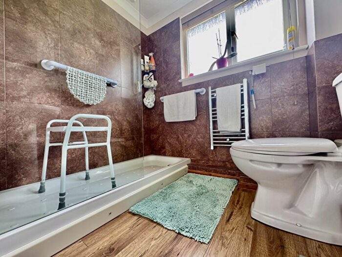 2 Bedroom Detached Bungalow For Sale In Stour Hill Park, West Stour, SP8