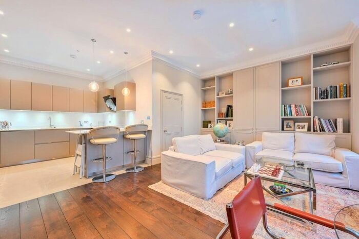 1 Bedroom Flat To Rent In Pont Street, Knightsbridge, London, SW1X