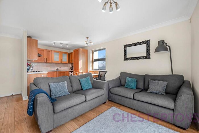 2 Bedroom Flat To Rent In Maltings Close, Bromley-by-Bow, E3