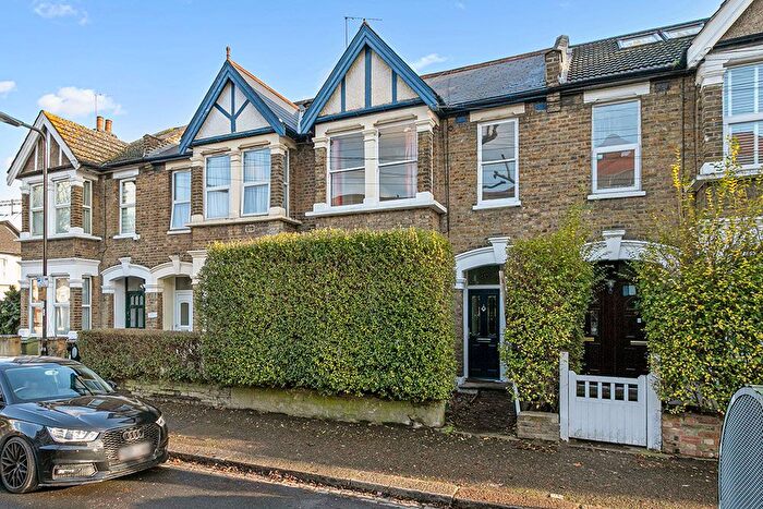 2 Bedroom Flat For Sale In Pretoria Road, Leytonstone, E11