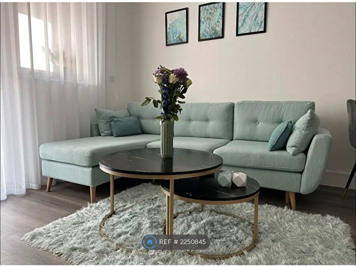 1 Bedroom Flat To Rent In Healum Avenue, London, UB2