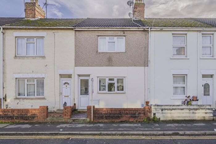 3 Bedroom Terraced House For Sale In William Street, Swindon, SN1