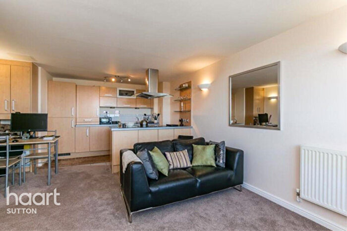 2 Bedroom Apartment For Sale In Aspects Throwley Way, Sutton, SM1