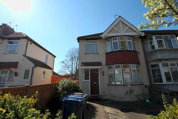 3 Bedroom End Of Terrace House To Rent In Tavistock Avenue, Perivale, Greenford, UB6