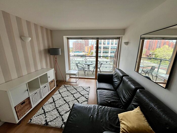 2 Bedroom Apartment To Rent In Whitehall Waterfront, Leeds City Centre, LS1