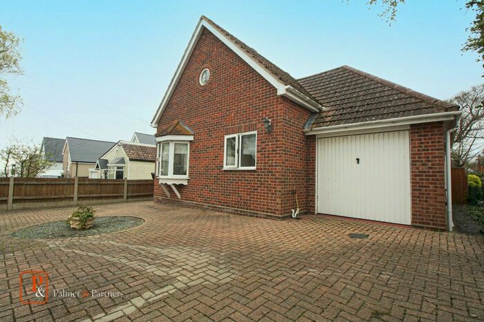3 Bedroom Bungalow To Rent In Fairhaven Avenue, West Mersea, Essex, CO5