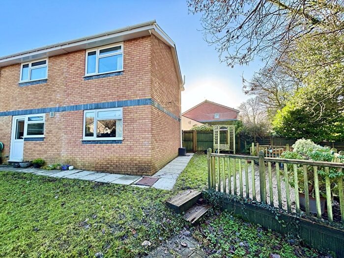 3 Bedroom Semi Detached House For Sale In Waun Gron, Rhydyfro, Pontardawe, Swansea., SA8