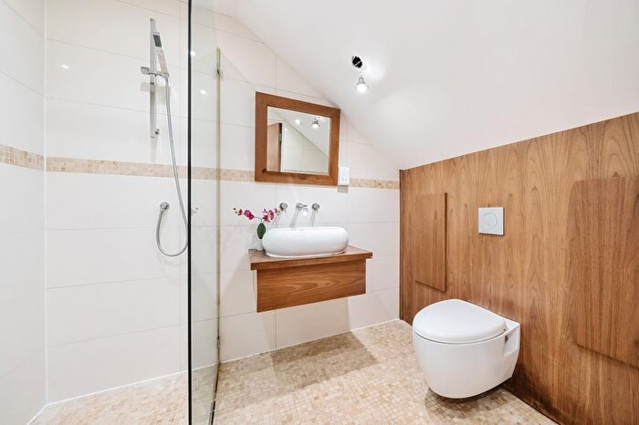 5 Bedroom Detached House For Sale In Mountview Road, Esher, KT10