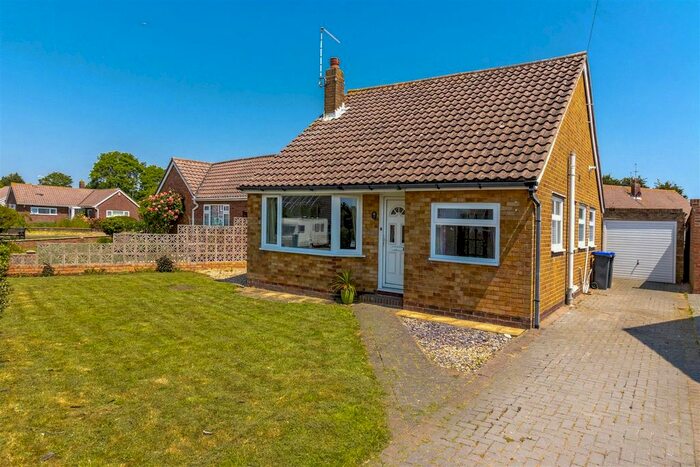 2 Bedroom Detached Bungalow To Rent In Ullswater Road, Sompting, Lancing, BN15
