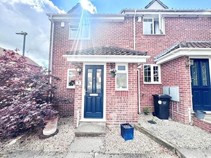 2 Bedroom End Of Terrace House To Rent In Princes Mews, Billericay, CM12