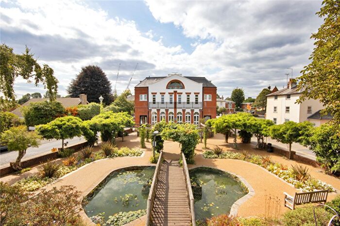2 Bedroom Flat For Sale In Dartford Road, Sevenoaks, Kent, TN13