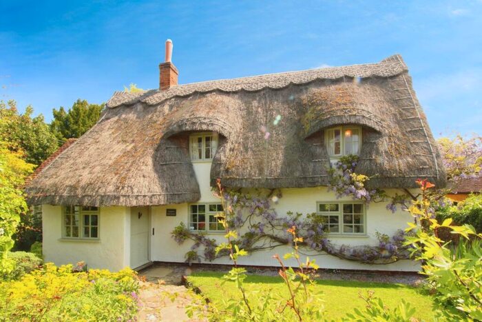 4 Bedroom Cottage For Sale In Mill Road, North End, CM6