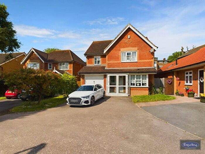 4 Bedroom House For Sale In Parish Gate Drive, Sidcup, Kent, DA15