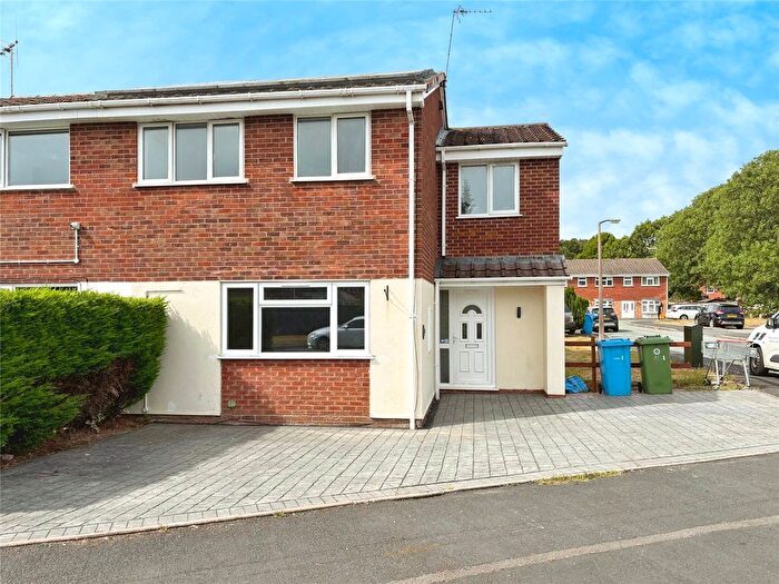 4 Bedroom Semi-Detached House To Rent In Sedgefield Grove, Perton, Wolverhampton, Staffordshire, WV6