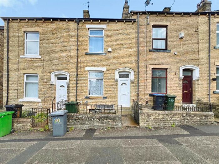 3 Bedroom Terraced House For Sale In Wightman Street, Bradford, BD3