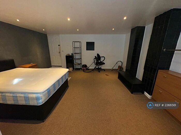 5 Bedroom Terraced House To Rent In Savile Road, Leeds, LS7