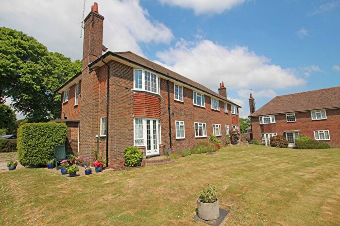 2 Bedroom Flat For Sale In Ratton Drive, Eastbourne, BN20