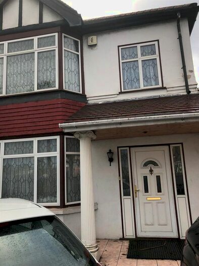 4 Bedroom Semi-Detached House To Rent In Norwood Road, Southall, UB2