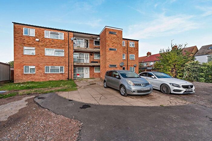 2 Bedroom Flat For Sale In Lady Margaret Road, Southall, UB1