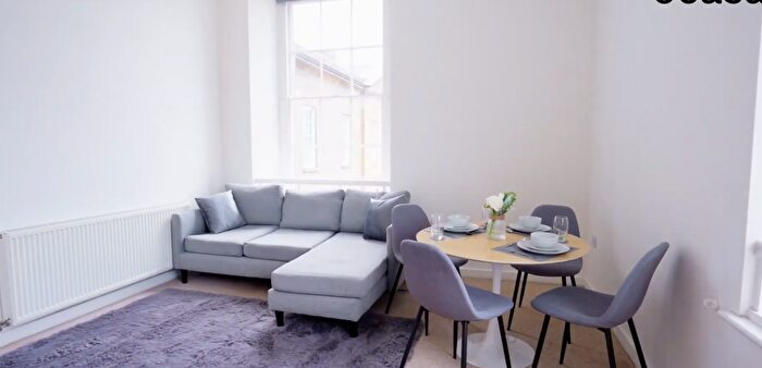 3 Bedroom Flat To Rent In Albert Terrace Road, Sheffield, S6