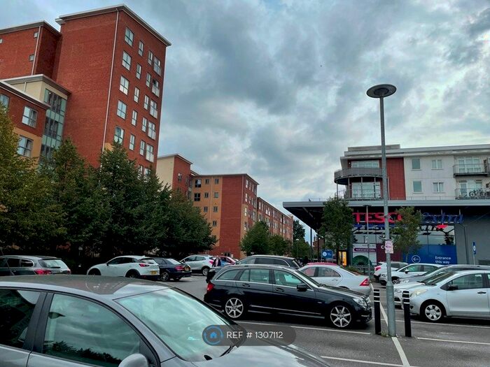 2 Bedroom Flat To Rent In Englefield House, Reading RG30