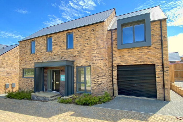 4 Bedroom Detached House To Rent In Langsett Grove, Harrogate, HG3