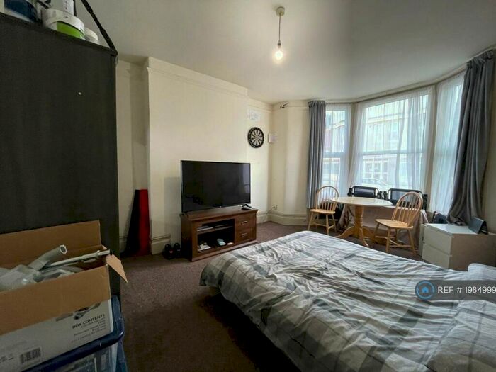 Studio To Rent In Withnell Road, Blackpool, FY4