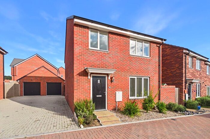 4 Bedroom Detached House For Sale In Bullrush Close, Shaw, Newbury, Berkshire, RG14