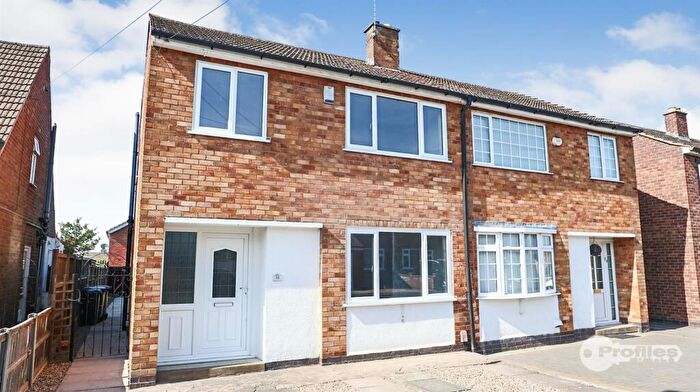 3 Bedroom Semi Detached House To Rent In Mayfield Way, Barwell, Leicester, LE9