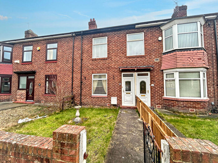 2 Bedroom Flat For Sale In Parsons Gardens, Dunston, Gateshead, Tyne And Wear, NE11