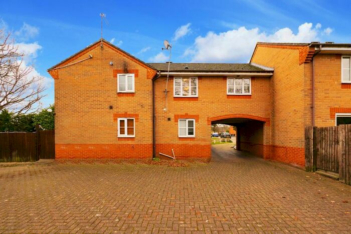 1 Bedroom House To Rent In Sycamore Close, Loughton, IG10