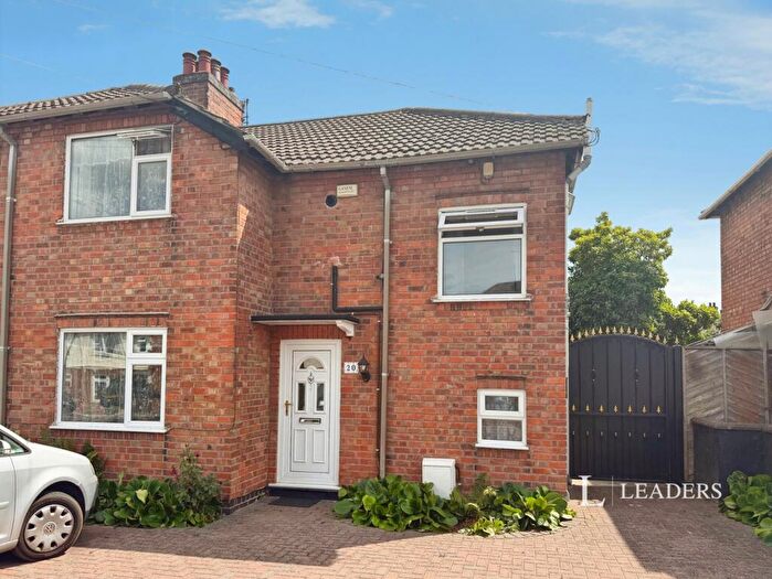 3 Bedroom Semi-Detached House To Rent In Knightthorpe Road, LE11