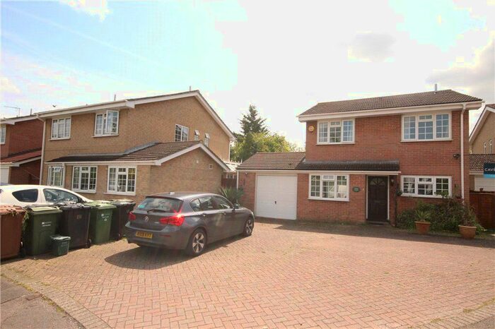 4 Bedroom Detached House To Rent In Bridgehill Close, Guildford, Surrey, GU2