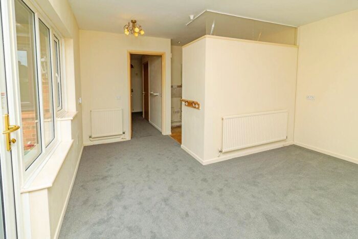 2 Bedroom Bungalow For Sale In Knowles Green, Bletchley, Milton Keynes, Buckinghamshire, MK2