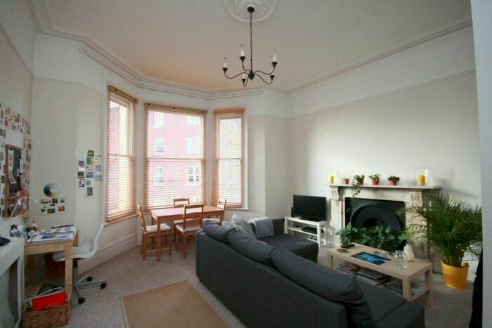 1 Bedroom Flat To Rent In Challoner Crescent, London, W14